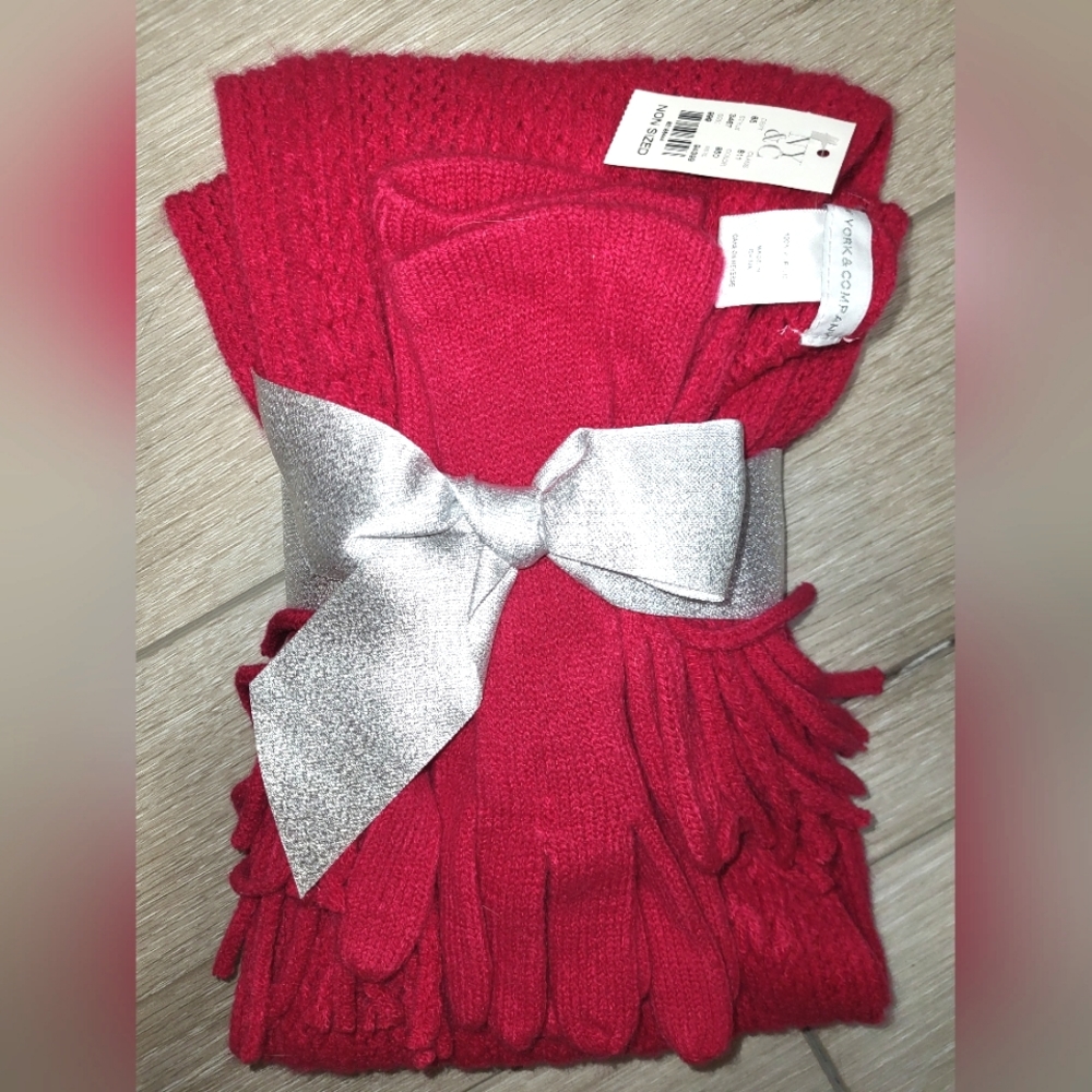 🧣New York & Company 2-Piece Honeycomb Knit Scarf & Gloves Set